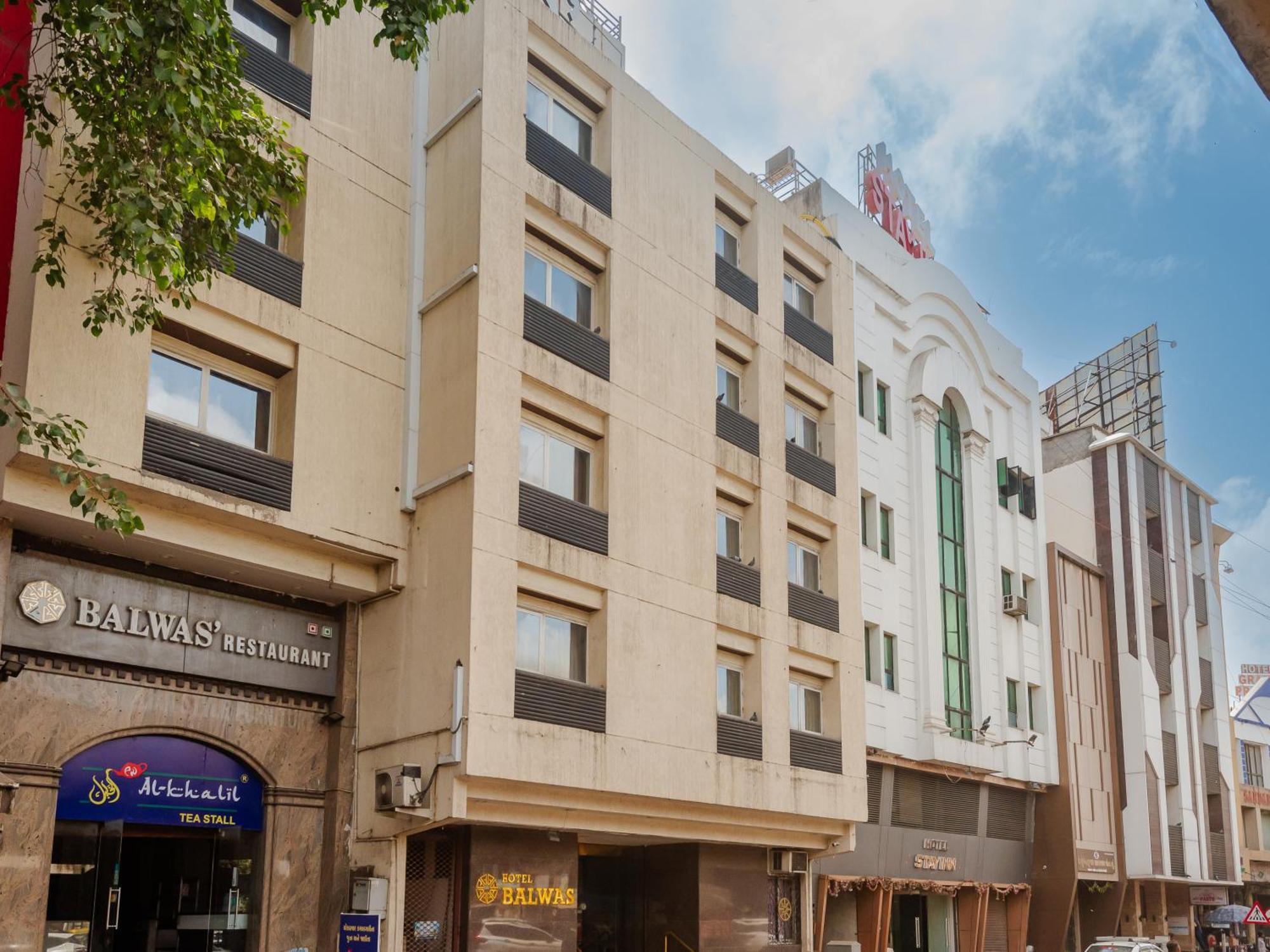 Hotel Balwas Surat Exterior foto