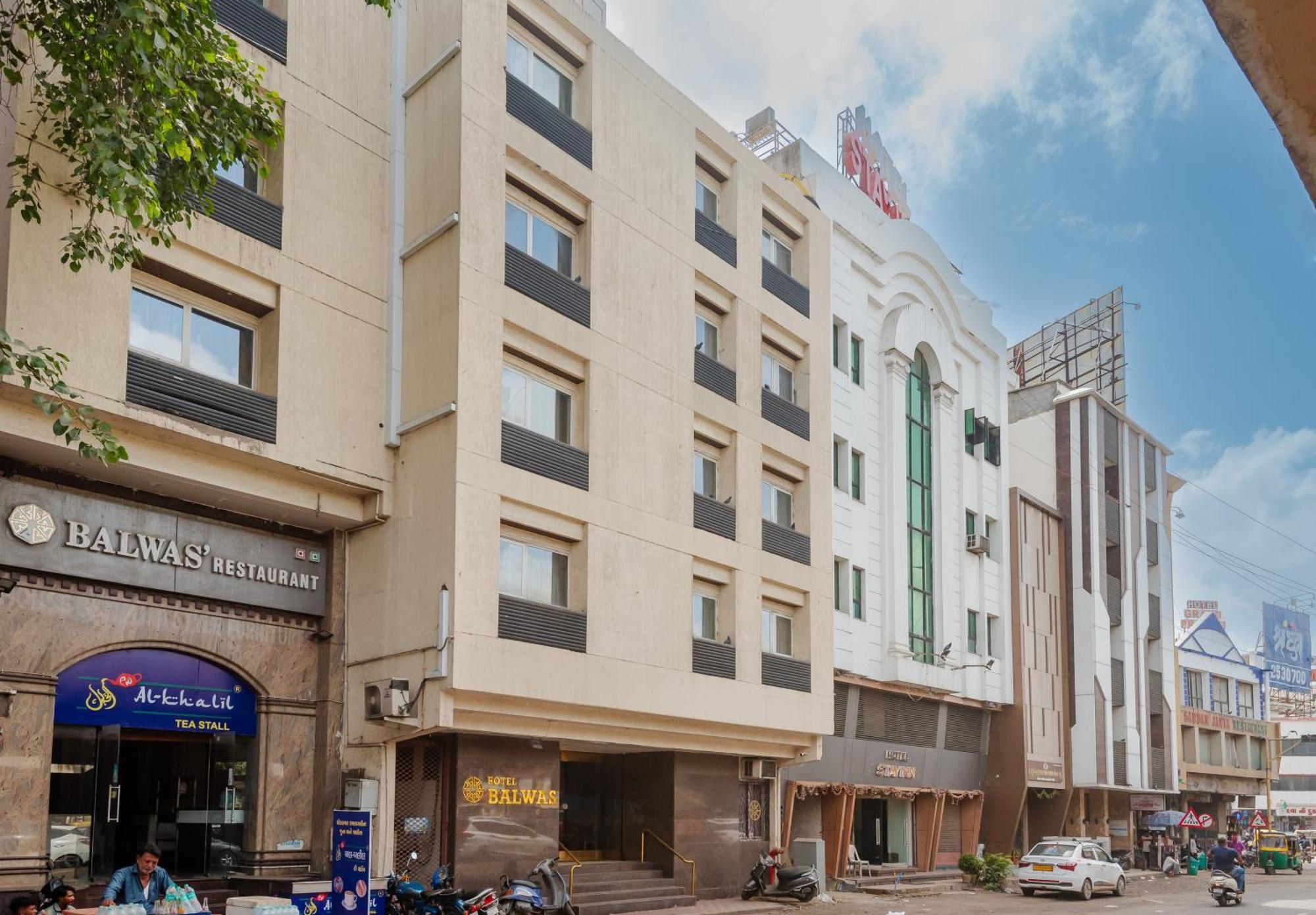 Hotel Balwas Surat Exterior foto
