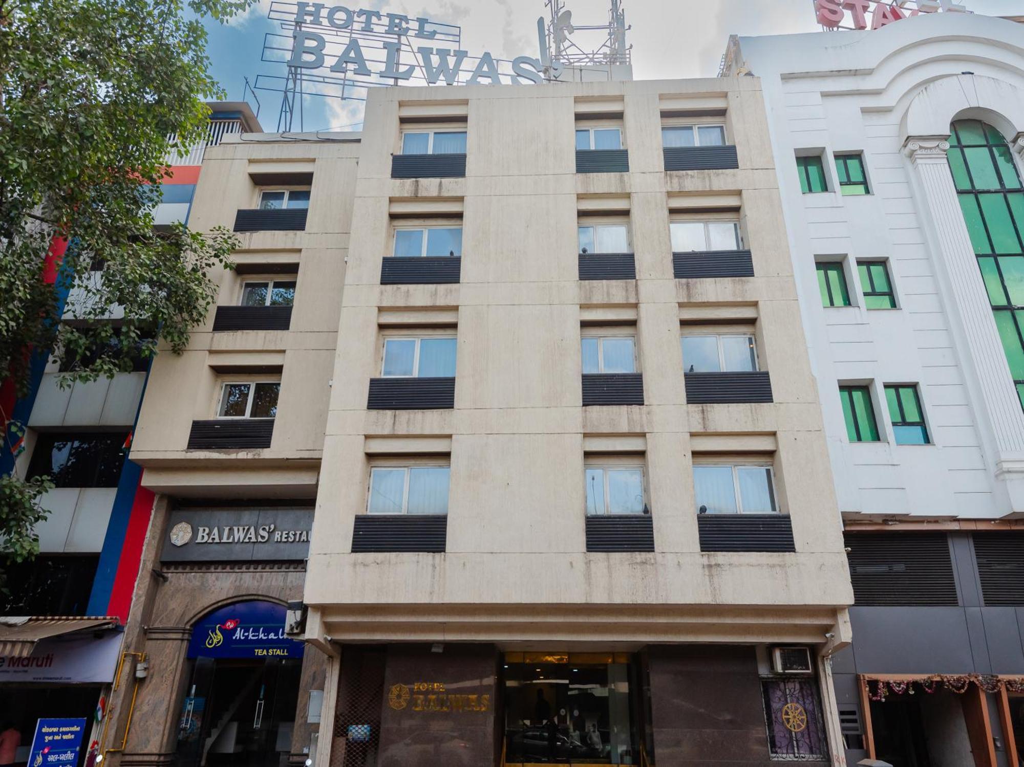 Hotel Balwas Surat Exterior foto